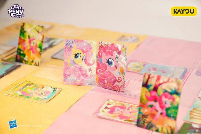 材TCG想要让更多中国年轻人入坑pg电子免费模拟器卡游的三国题(图1)
